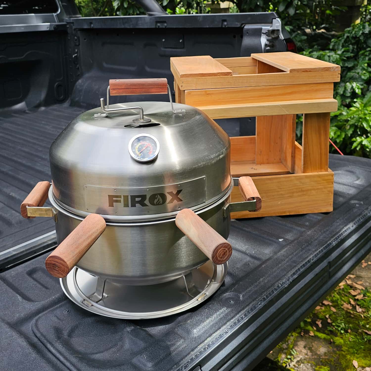 Firox R1 con caja de madera a lado